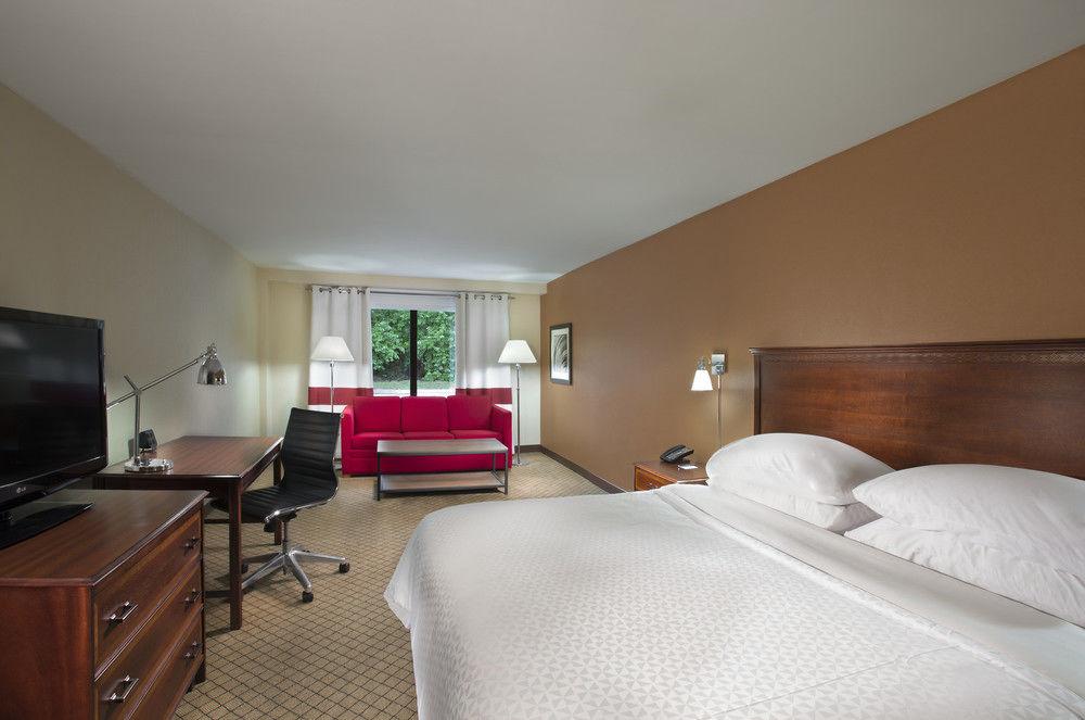 Doubletree By Hilton Manhattan, Ks Ngoại thất bức ảnh