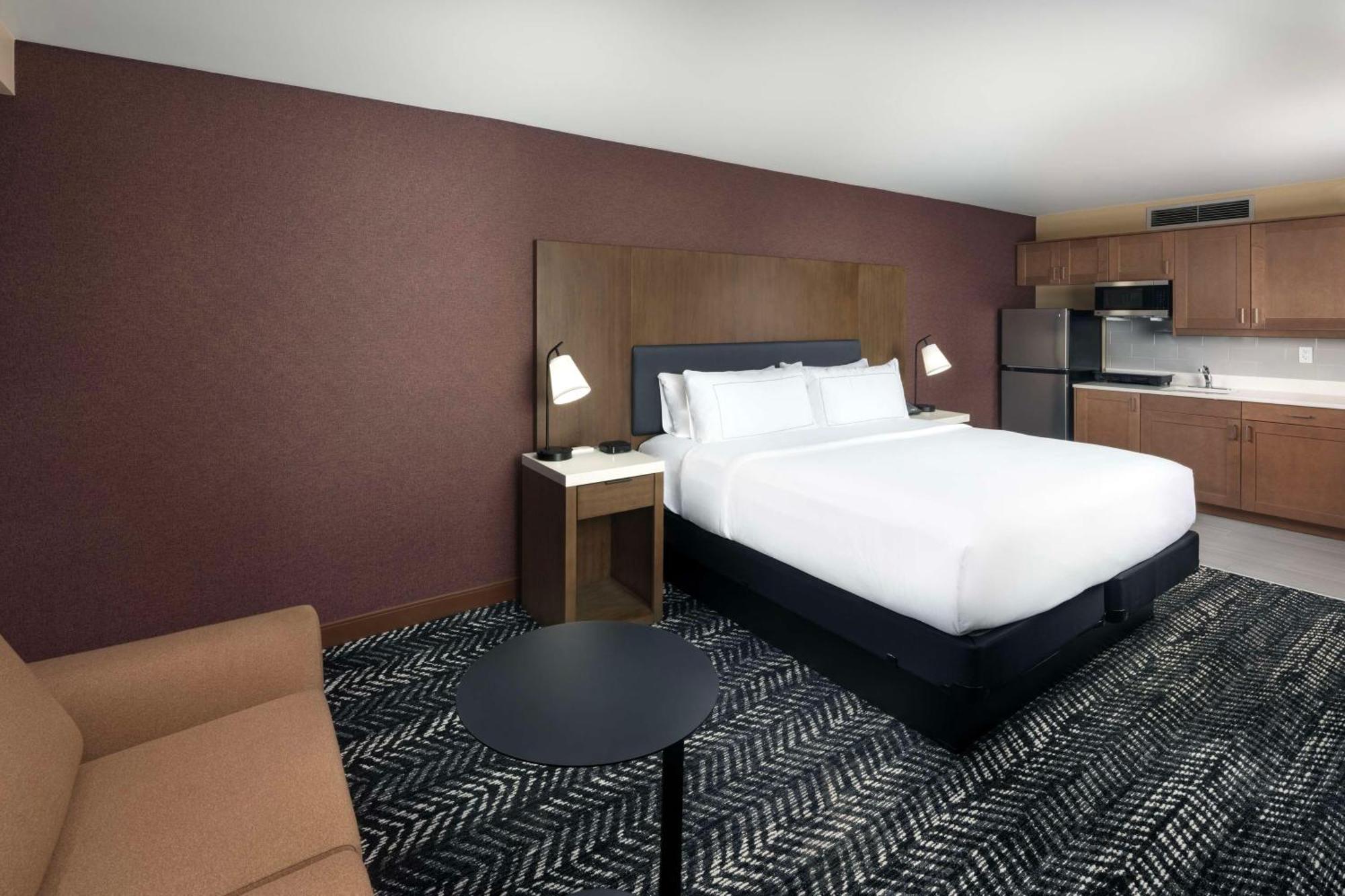 Doubletree By Hilton Manhattan, Ks Ngoại thất bức ảnh
