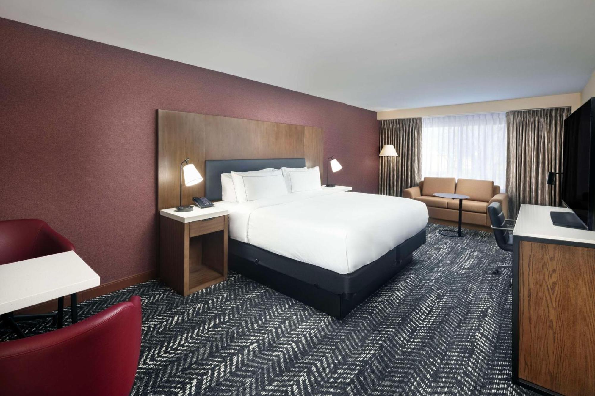 Doubletree By Hilton Manhattan, Ks Ngoại thất bức ảnh