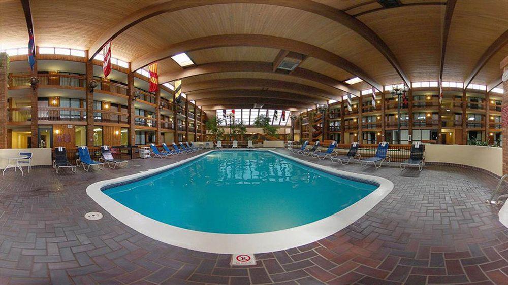 Doubletree By Hilton Manhattan, Ks Ngoại thất bức ảnh