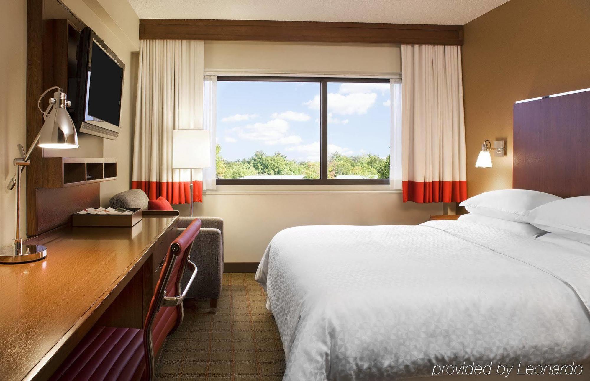 Doubletree By Hilton Manhattan, Ks Ngoại thất bức ảnh
